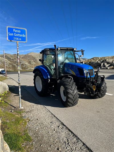 New Holland T6020